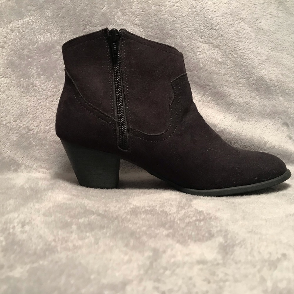 Black Faded Glory Booties!